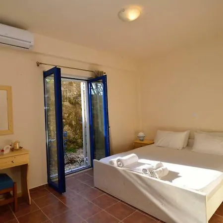 Сasa de vacaciones Iris Stone House/Amazing View/1Km To The Beach *