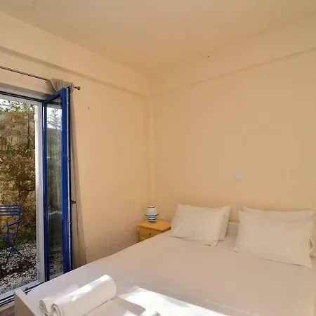 Сasa de vacaciones Iris Stone House/Amazing View/1Km To The Beach
