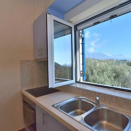 Сasa de vacaciones Iris Stone House/Amazing View/1Km To The Beach West Mani